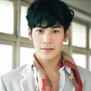 Singto Prachaya Ruangroj,ปราชญา เรืองโรจน์