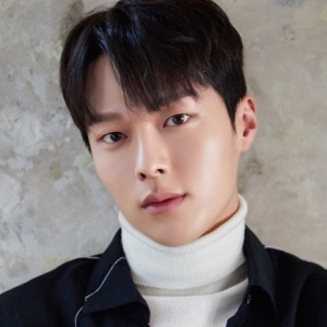 Jang Ki-yong,장기용