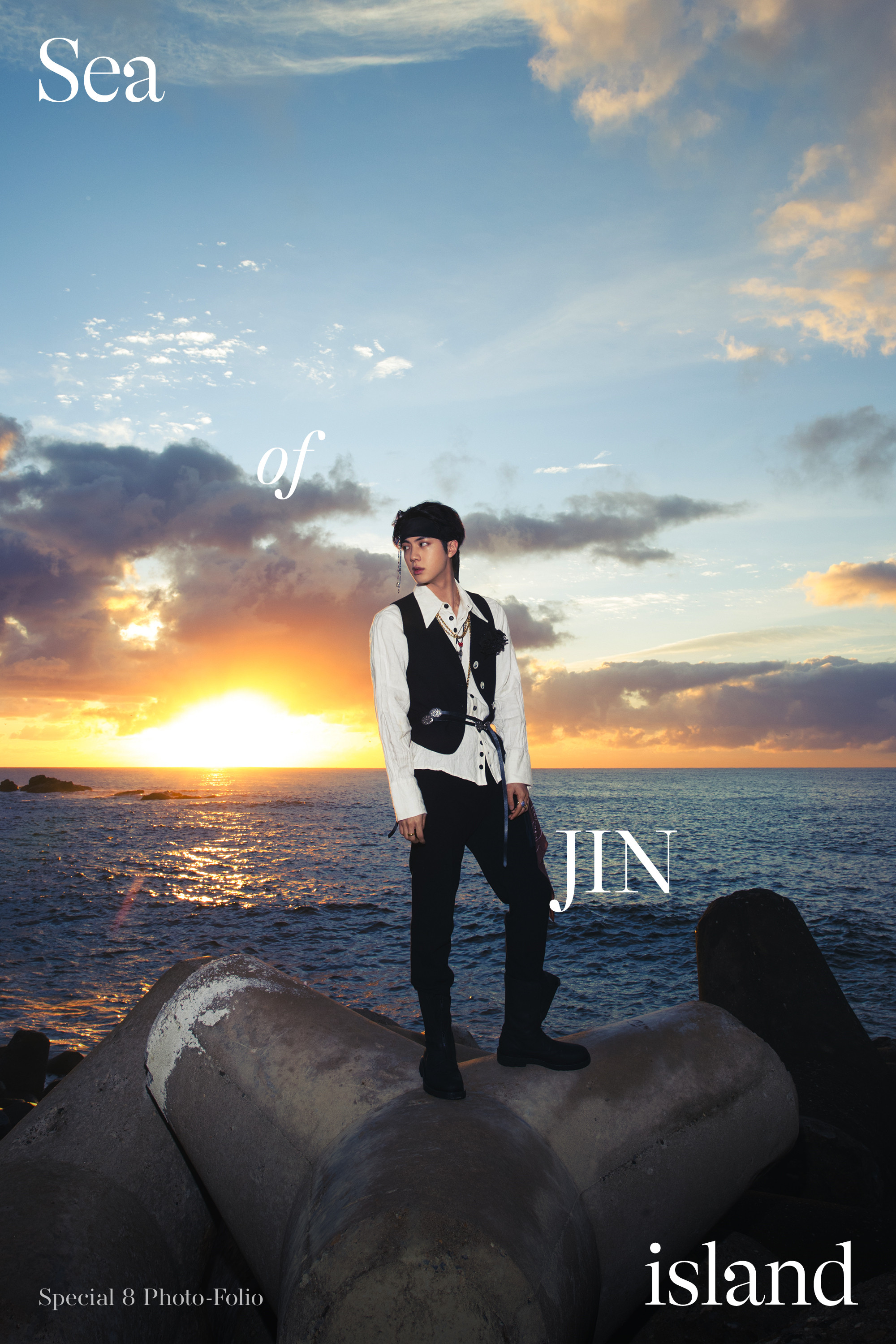 BTS JIN's photo at sea - HiTV News